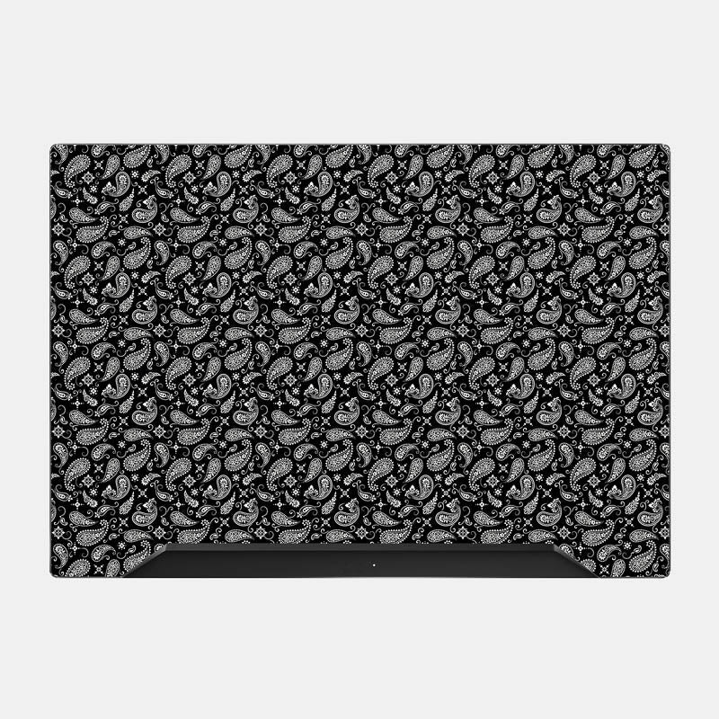 Black Paisley Essential