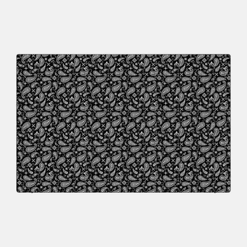 Black Paisley Essential