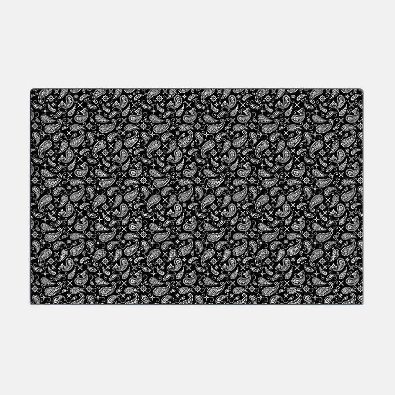 Black Paisley Essential