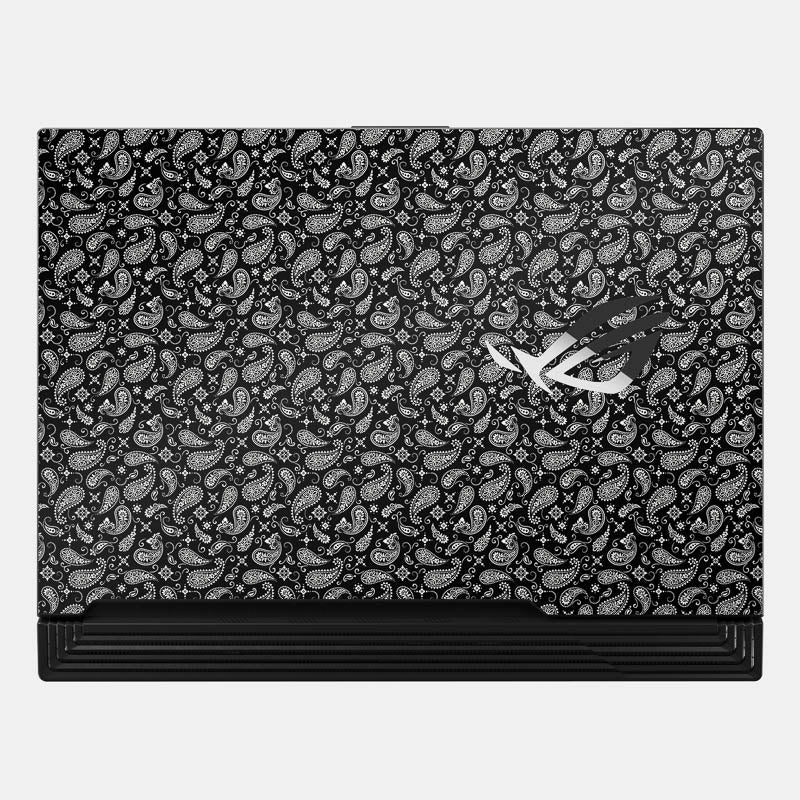 Black Paisley Essential