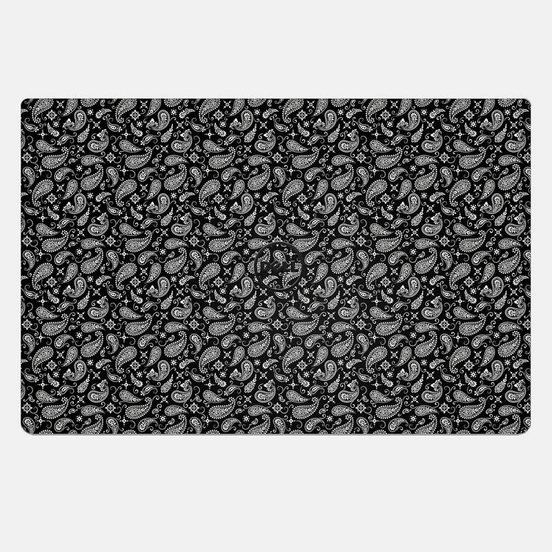 Black Paisley Essential