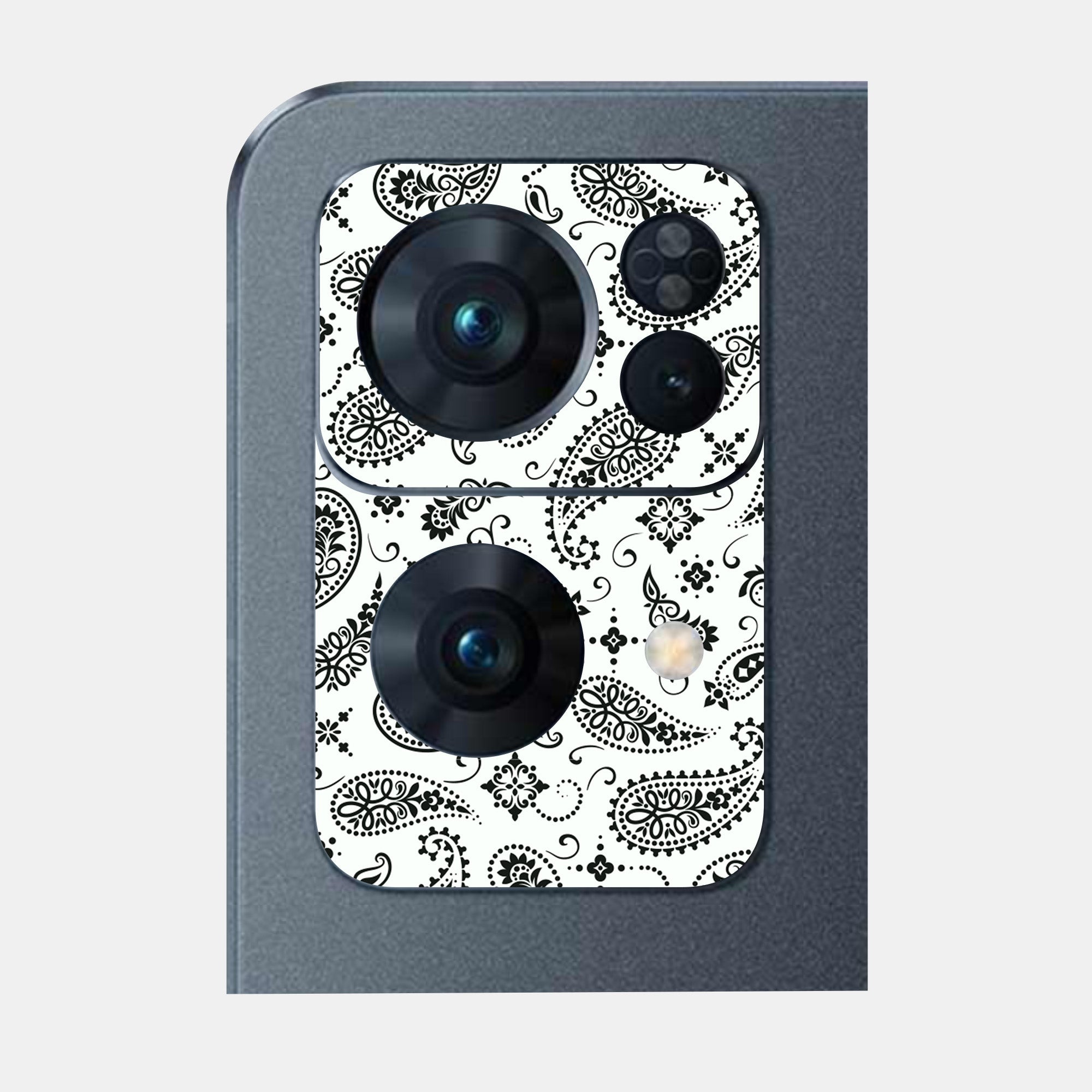 White Paisley Pack of 2