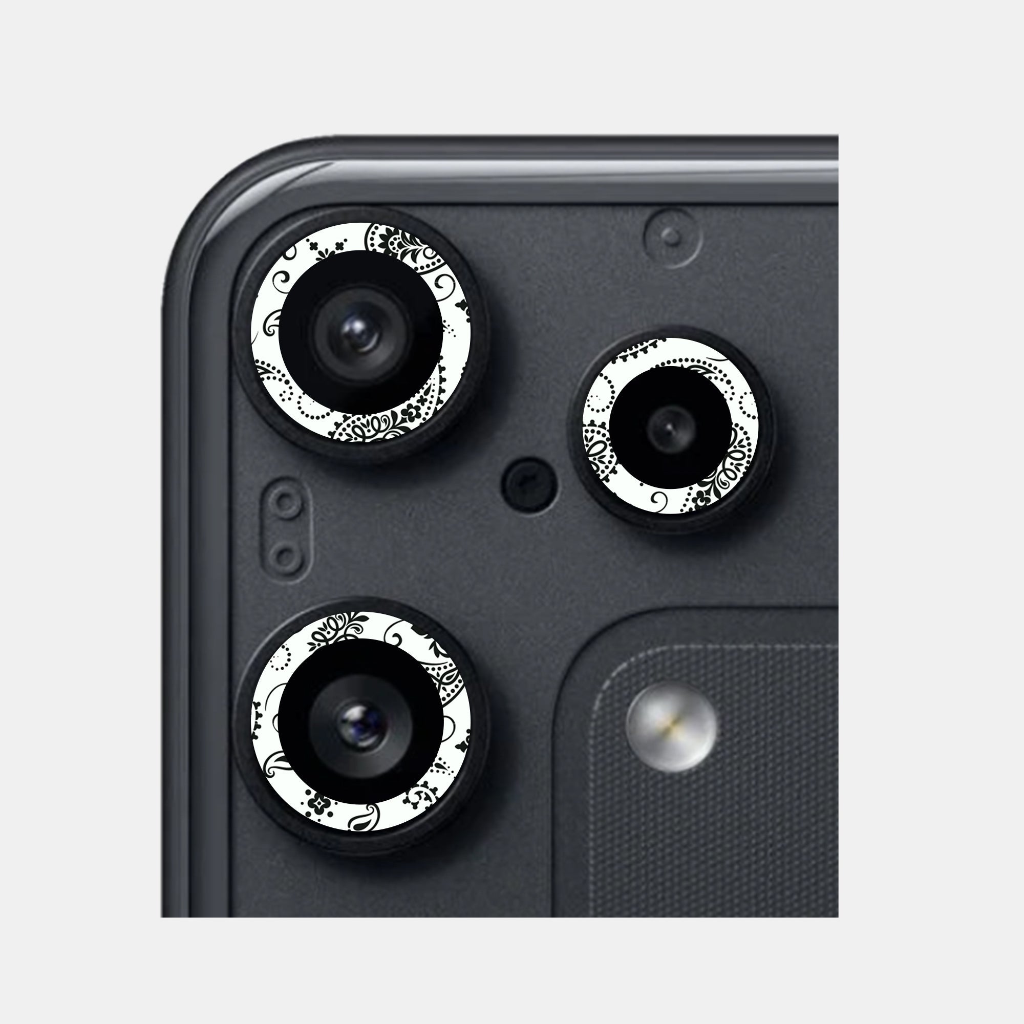 White Paisley Pack of 2