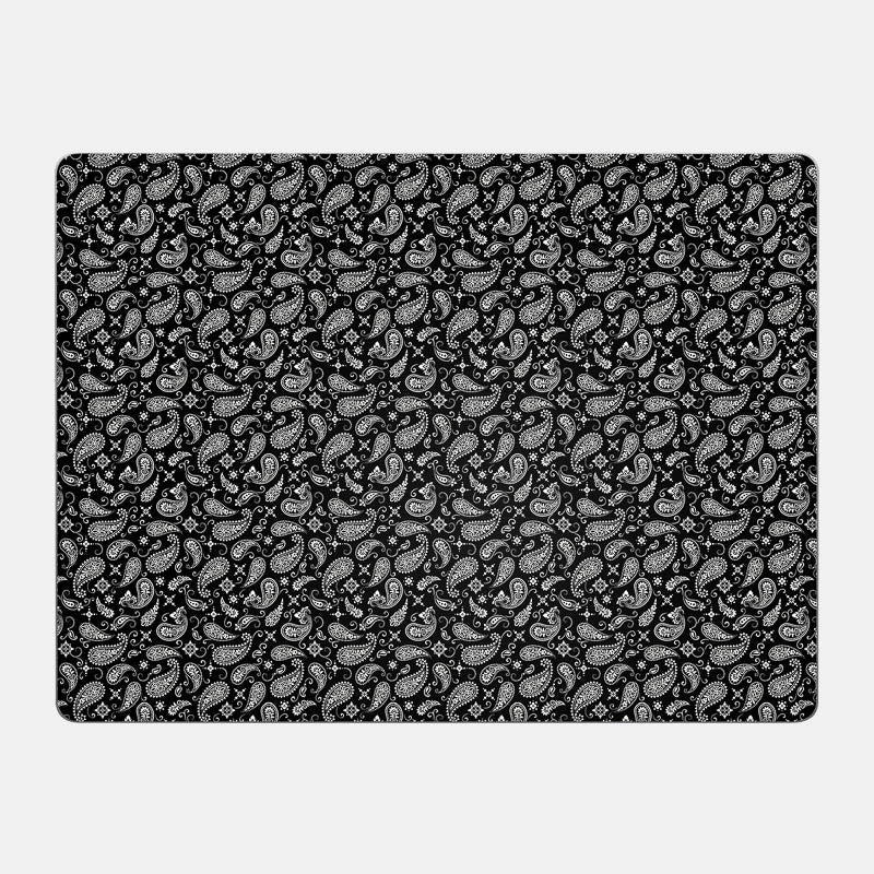 Black Paisley Pro